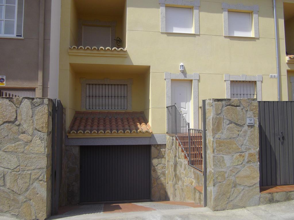 Apartamento Villa Soterrana Trujillo Exterior photo
